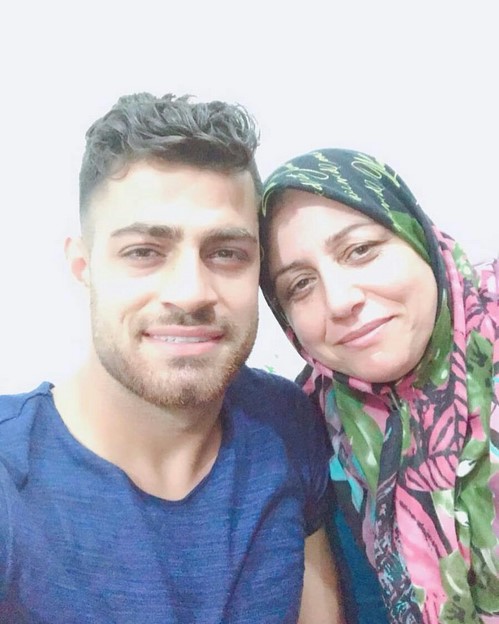 بازیگران و چهره های مشهور در کنار پدر و مادرهایشان 133
