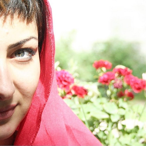 ویدا جوان چهره ها در شبکه های اجتماعی (579) از تشکر مهراب قاسمخانی از نرگس کلباسی تا شوخی آزاده نامداری با عکس دخترش!