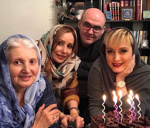 پرستو صالحی ازدواج پرستو صالحی در شب سال نو میلادی و انتشار حلقه ازدواج بسیار زیبای این بازیگر