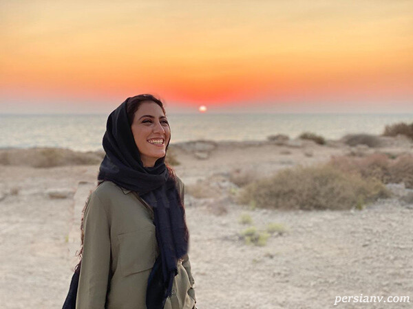 مونا فرجاد مونا فرجاد
