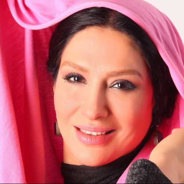 محیا اسناوندی با همسرش تا سینا مهراد و خواهرش سارا سهیلی