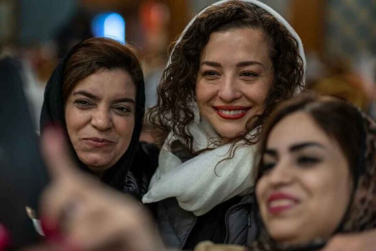 شب همدلی هنرمندان با خانواده‌های جنگ‌زده ؛ هادی حجازی‌فر، مهراوه شریفی‌نیا، بهناز جعفری و دیگر چهره‌ها