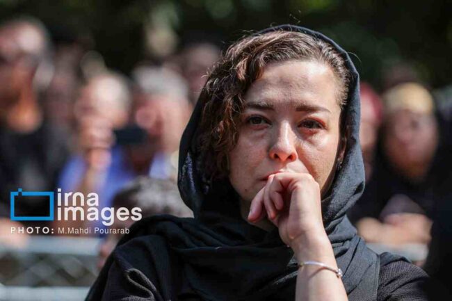 مراسم تشییع اکبر عبدی ِدوست داشتنی با حضور هنرمندان در پهنه رودکی برگزار شد