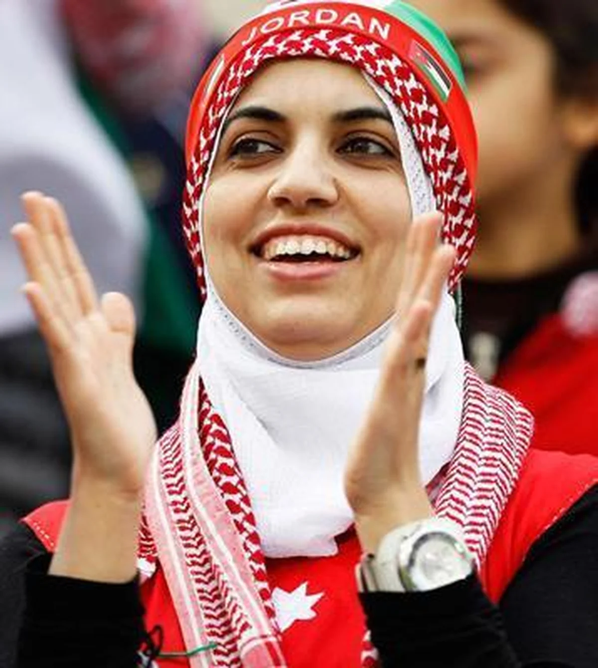 شباهت زن اردنی به عادل فردوسی پور شباهت زن اردنی به عادل فردوسی پور