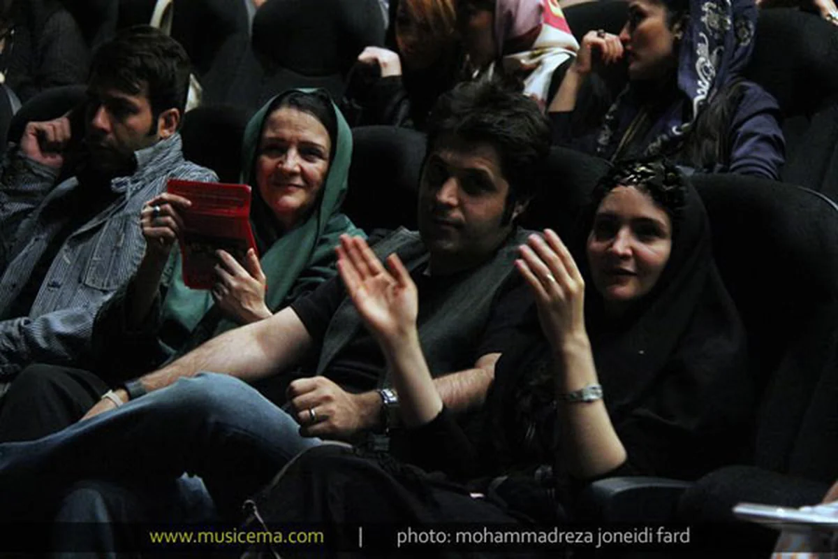 نورا هاشمی و همسرش در کنسرت نورا هاشمی و همسرش در کنسرت