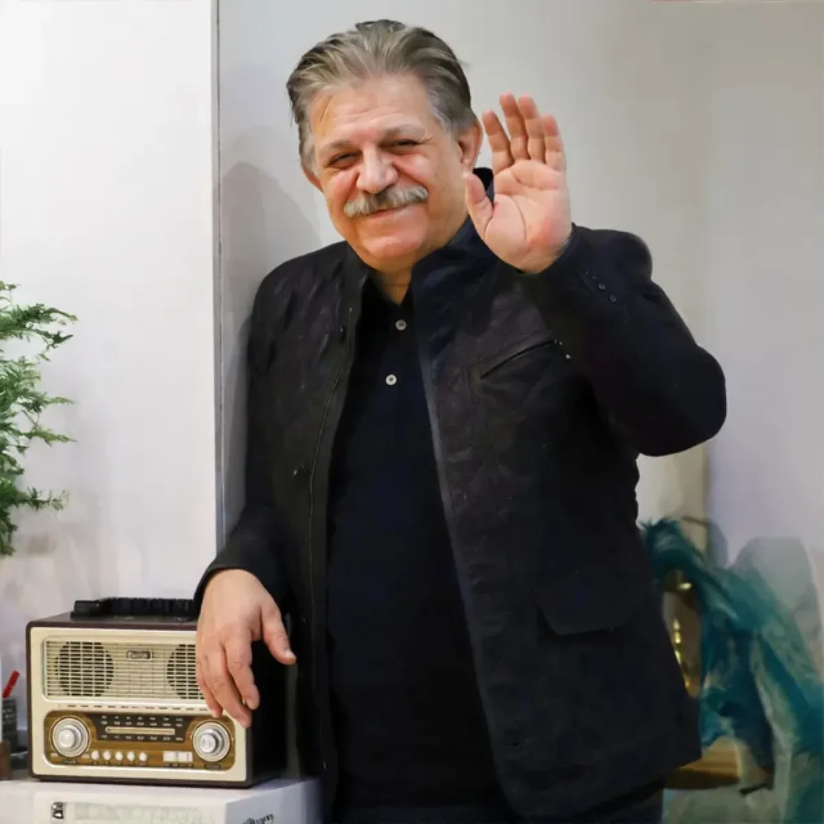 پرویز فلاحی پور — محمد امین متولد ۲۷ دی ۱۳۶۸ در تهران، با مدلینگ شروع به کار کرد و سال ۱۳۸۹ با فیلم سینمایی «دموکراسی تو روز روشن» وارد سینما شد و سال ۱۳۹۳، با سریال «رخصت» شناخته پرویز فلاحی پور — محمد امین متولد ۲۷ دی ۱۳۶۸ در تهران، با مدلینگ شروع به کار کرد و سال ۱۳۸۹ با فیلم سینمایی «دموکراسی تو روز روشن» وارد سینما شد و سال ۱۳۹۳، با سریال «رخصت» شناخته