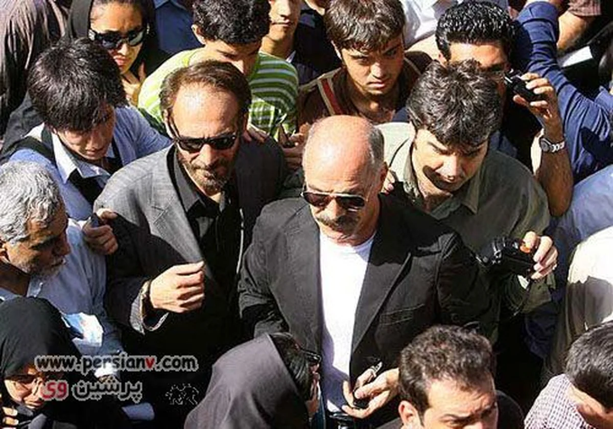 حضور هنرمندان در خاکسپاری هنرمندان حضور هنرمندان در خاکسپاری هنرمندان