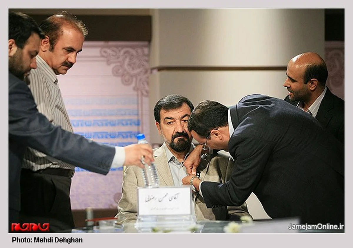 پشت صحنه مناظره کروبی رضایی پشت صحنه مناظره کروبی رضایی