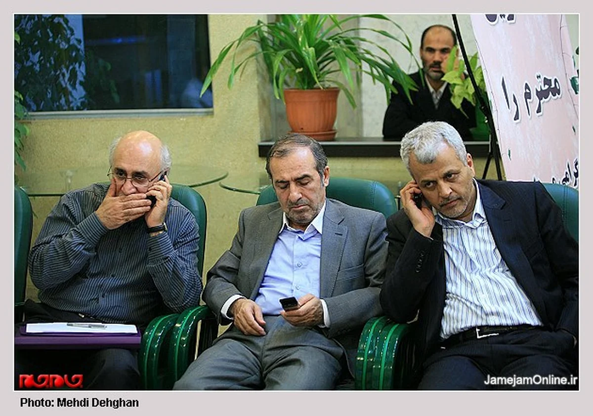 پشت صحنه مناظره کروبی رضایی پشت صحنه مناظره کروبی رضایی