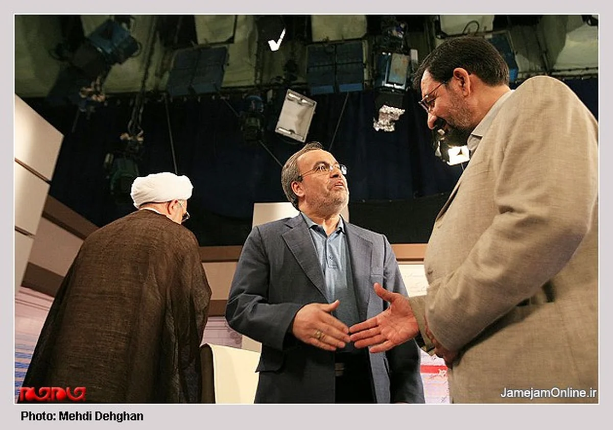 پشت صحنه مناظره کروبی رضایی پشت صحنه مناظره کروبی رضایی
