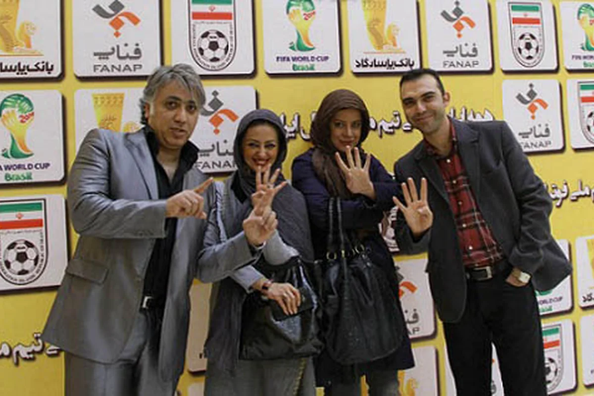 کری خوانی بازیگران زن برای استقلال و پرسپولیس؛ عکسهای جنجالی