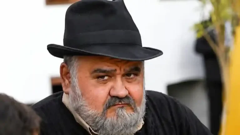 مراسم چهلم اکبر عبدی