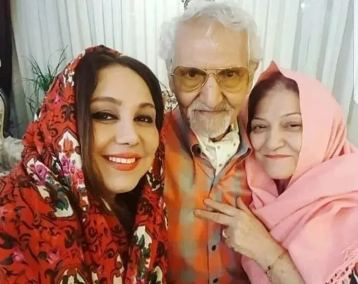 بهنوش بختیاری در کنار پدر و مادرش بهنوش بختیاری در کنار پدر و مادرش