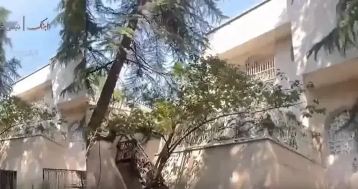 نمای دوم فضای داخلی در مطلب مهران مدیری تصویر دوم از نمای داخلی منتشرشده همراه مطلب مهران مدیری