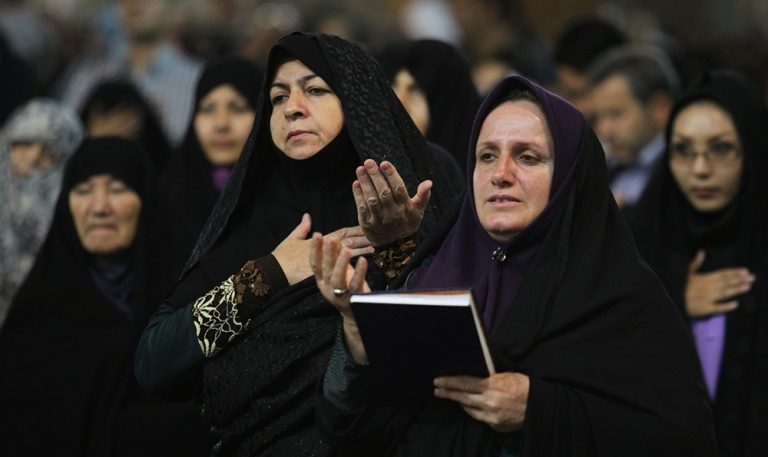 حرم امام رضا در شب مبعث؛ تصاویر خیره‌کننده از شکوه آسمانی