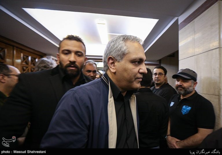 حضور مهران مدیری در مراسم ترحیم عارف لرستانی + عکس
