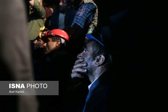 جستجوی شبانه امدادگران برای یافتن پیکر معدن‌کاران + عکس
