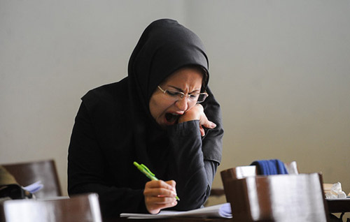 استفتاء از دفتر مقام معظم رهبری | آیا به خاطر امتحانات و کنکور می‌توان روزه نگرفت؟