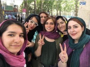 مریلا و ملیکا زارعی, پگاه آهنگرانی در روز انتخابات!