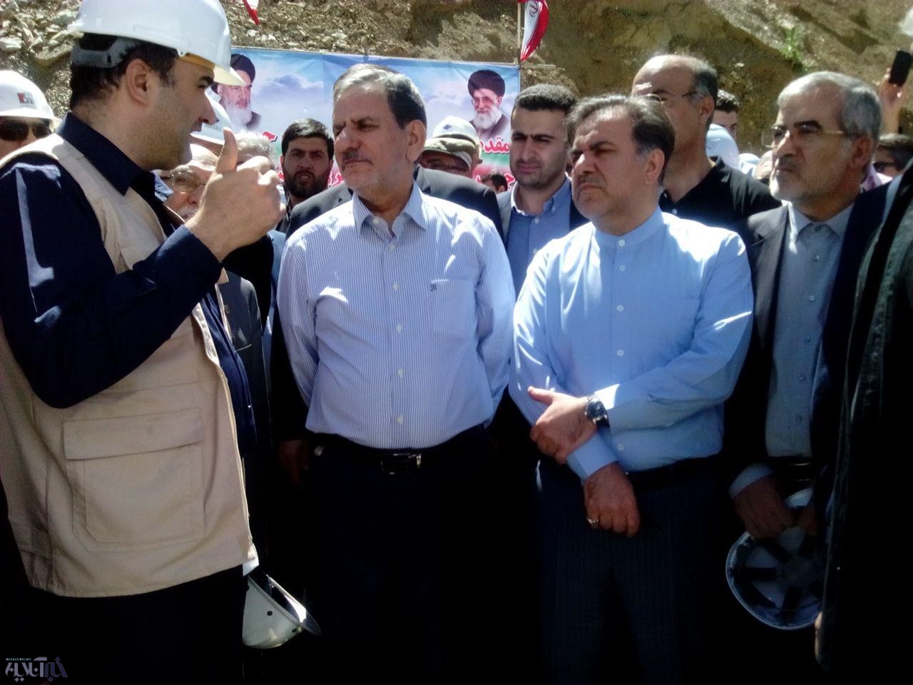 بازدید جهانگیری از آزادراه تهران-شمال در آستانه افتتاح قطعه اول بازدید جهانگیری از آزادراه تهران شمال