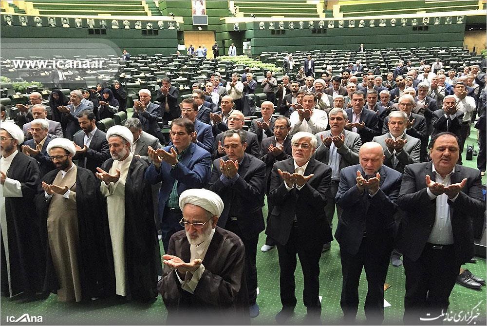 تصاویری متفاوت از صحن علنی مجلس در لحظه حمله تروریستی داعش به پارلمان صحن مجلس در لحظه حمله تروریستی