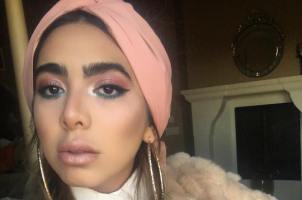 استاد جمشید مشایخی و نوه اش صحرا