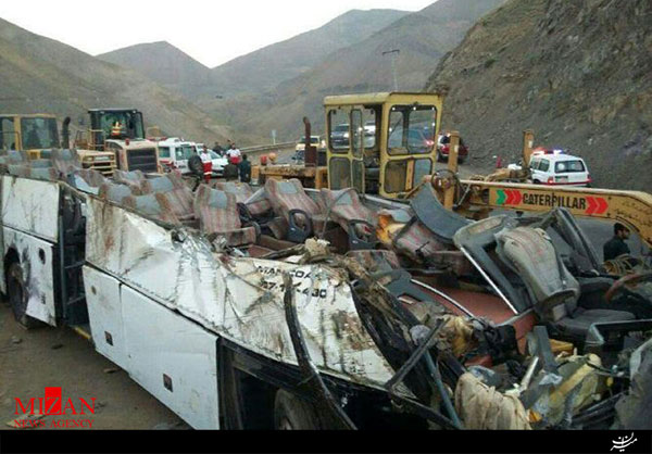 واژگونی اتوبوس در اصفهان