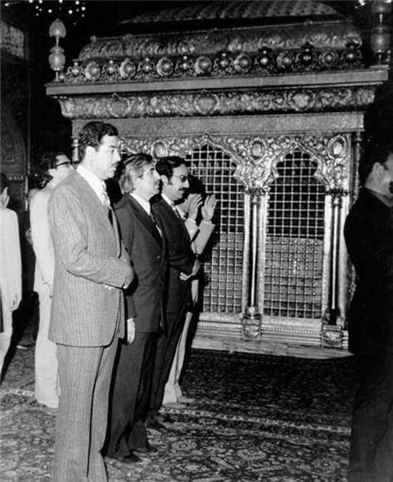 صدام در حرم امام رضا(ع) | 3 سال قبل از انقلاب صدام در حرم امام رضا