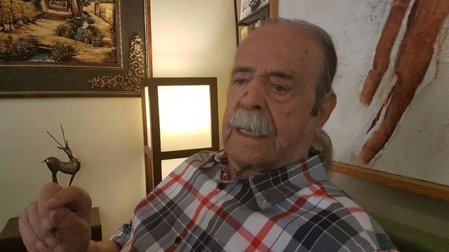 تقدیر از محمد علی کشاورز در جشن حافظ