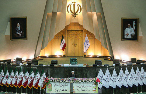 استقرار خودروهای زرهی در خیابانهای تهران!