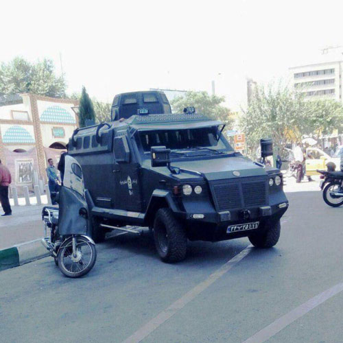 خودروهای زرهی در خیابان‌های تهران