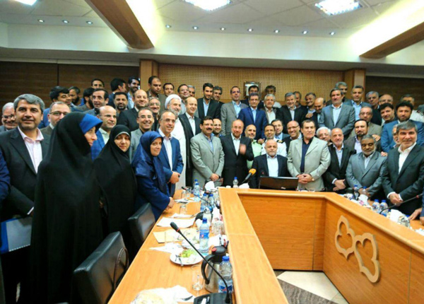 عکس یادگاری محمدباقر قالیباف