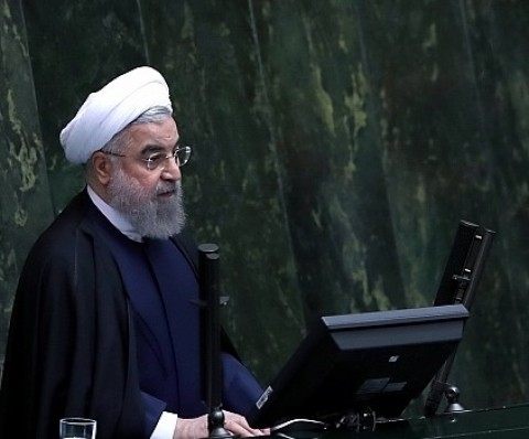دختر حسن روحانی با حسین فریدون در حاشیه مراسم تحلیف!