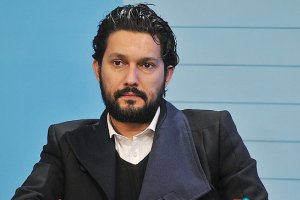 حامد بهداد و مادرش در جشن منتقدان سینمای ایران!