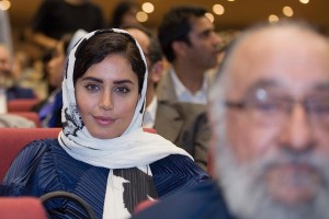 الناز شاکردوست در آغوش همسر داریوش ارجمند؛ لحظه‌ای گرم در جشن حافظ