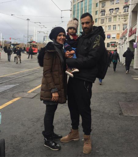 عکس هایی از عادل غلامی با همسرش سمیرا و پسرش عادل غلامی با همسر و فرزندش