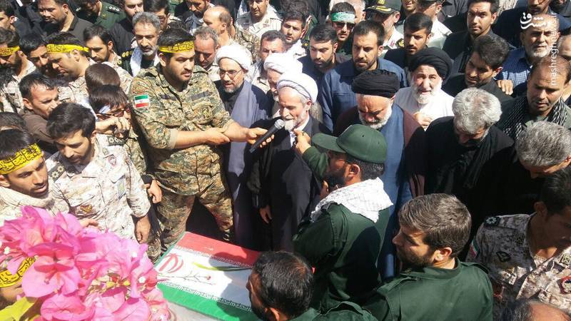 اقامه نماز بر پیکر شهید حججی