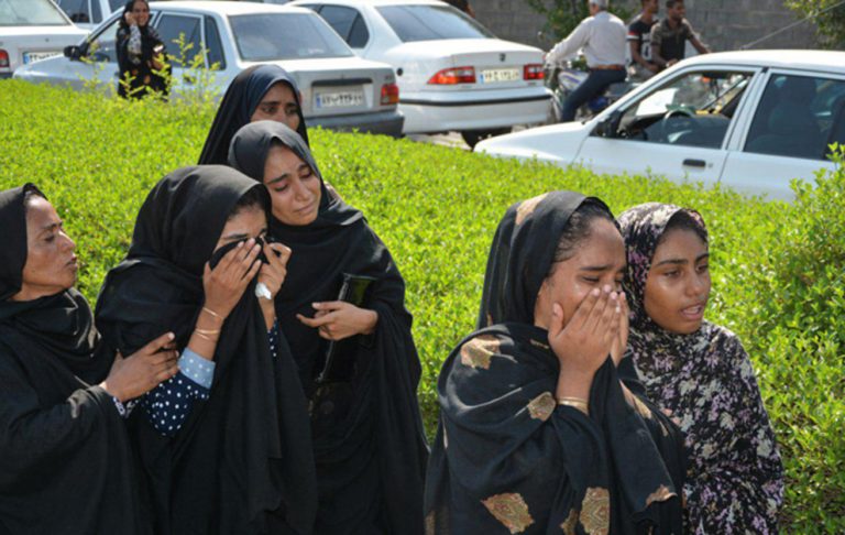 مراسم تشییع دو جانباخته اتوبوس دانشآموزان