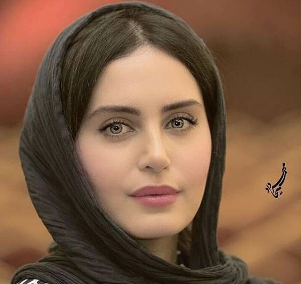 الناز شاکردوست با تیپ عجیب در خیابان های لندن !