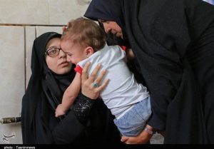 اقدام تامل‌برانگیز یک نماینده مجلس در حضور خانواده شهید حججی!