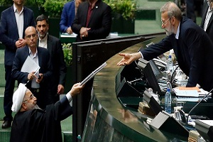 متن و حاشیه حضور روحانی در مجلس و تقدیم بودجه سال ۹۷