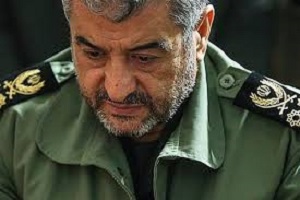 عکس سلفی فرمانده کل سپاه با دختر زلزلهزده کرمانشاه