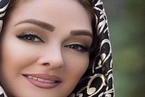 کفشهای عجیب الهام حمیدی!