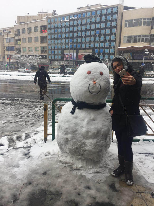 سلفی با آدم برفی