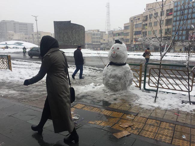 سلفی با آدم برفی