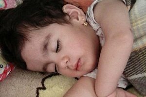 ماجرای مرگ دختربچه زلزله‌زده به دلیل سرمازدگی چه بود!؟