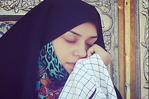 اولین تصویر الهام چرخنده در سخنرانی نماز جمعه!