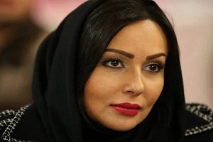 پوشش پرستو صالحی در افتتاحیه گالری همسر نیوشا ضیغمی!