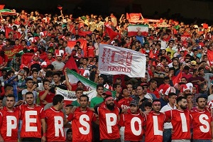 دختر هوادار پرسپولس در ورزشگاه آزادی با گریم بسیار متفاوت
