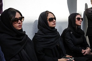 تصاویری از هنرمندان معروف در مراسم تشییع پیکر ناصر ملک‌مطیعی